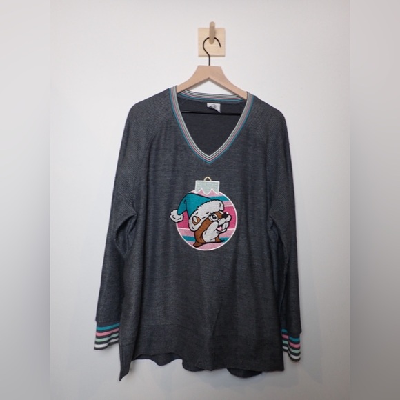 Buc-ee’s Women’s Christmas Ornament Sweatshirt size XL - Picture 1 of 8